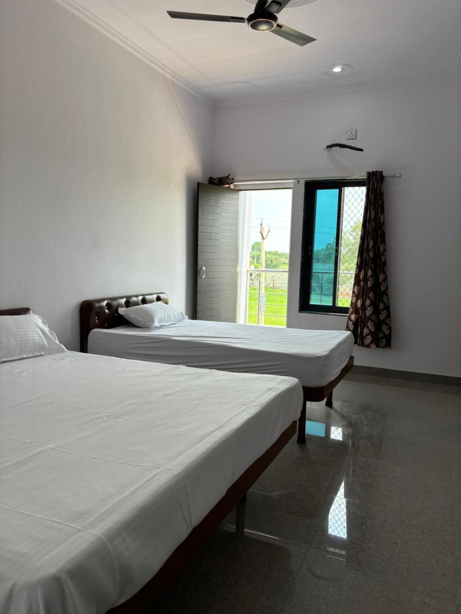 Hotel Raghunath Palace Khatu Exterior photo