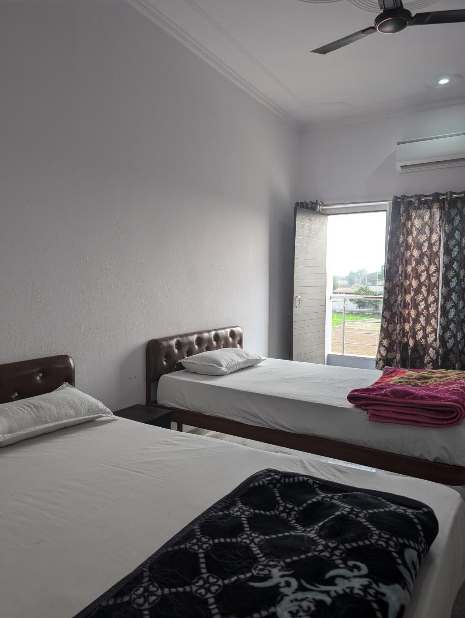 Hotel Raghunath Palace Khatu Exterior photo