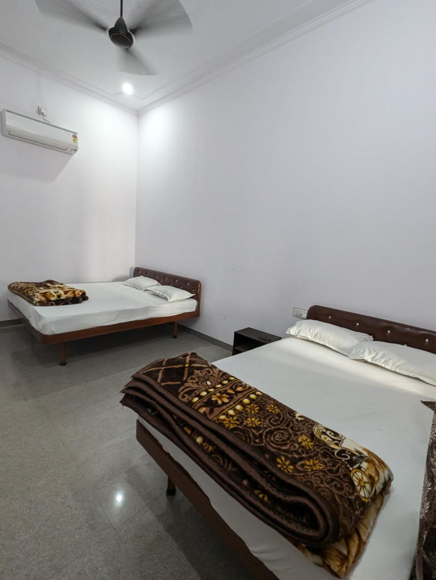 Hotel Raghunath Palace Khatu Exterior photo
